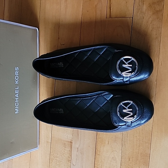 MICHAEL Michael Kors Shoes - Michael Kors Lilli Mock Leather Flats In Size 7M.